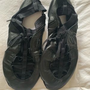 CAPEZIO Black jazz shoes- dance shoes